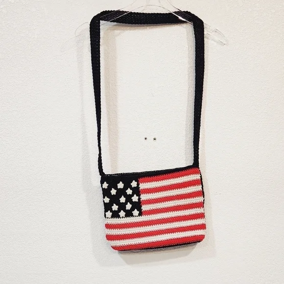 Chateau Vintage Crochet American Flag Purse - Picture 2 of 9